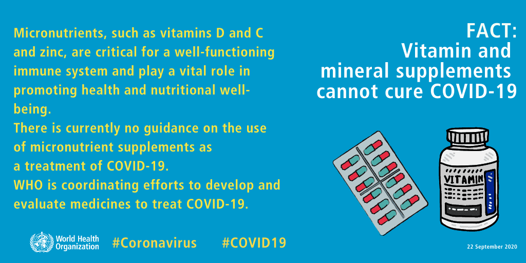 Grafika dotycząca wykorzystania witamin w leczeniu COVID-19. Na niebieskim tle obok tekstu znalazły się dwa rysunki przedstawiające blister z pastylkami oraz cylindryczne opakowanie z napisem "vitamins"