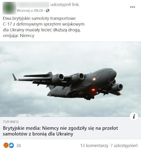 Zrzut ekranu wpisu na Facebooku, w którym przytoczono artykuł TVP.Info z tytułem brzmiącym: „Brytyjskie media: Niemcy nie zgodziły się na przelot samolotów z bronią dla Ukrainy”. Tekst został opatrzony grafiką lecącego samolotu wojskowego na tle zachmurzonego nieba.