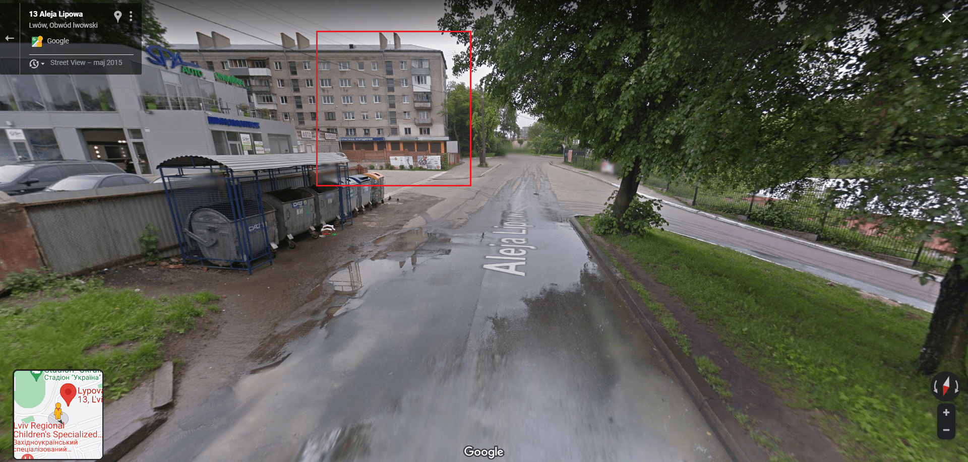 Zrzut ekranu widoku Google Street View z tym samym budynkiem z 2015 roku.