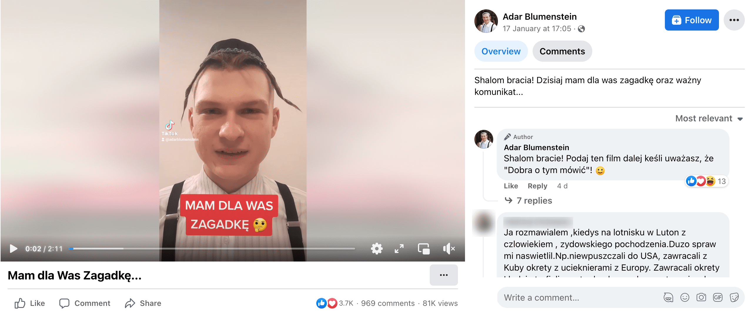 Zrzut ekranu posta na Facebooku. Na nagraniu młody mężczyzna ubrany w strój mający przypominać wygląd ortodoksyjnego Żyda. W komentarzu autor prosi udostępnienia.