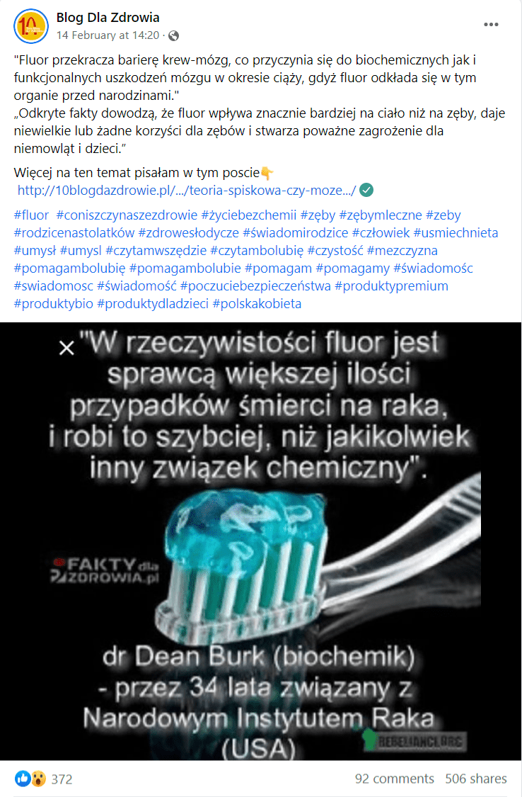 Zrzut ekranu posta na Facebooku. Na zdjęciu szczoteczka do mycia zębów z pastą. Podpis sugerujący, że fluor wywołuje nowotwory. 
