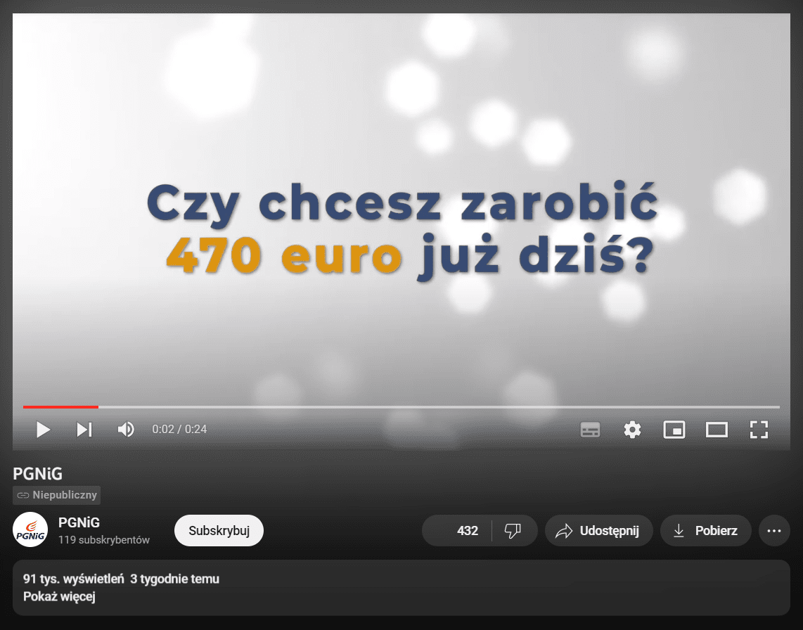 Zrzut ekranu z reklamy wyświetlanej przed filmami na YouTubie. Na nagraniu informacja o możliwości szybkiego zarobku 470 euro w jeden dzień. 