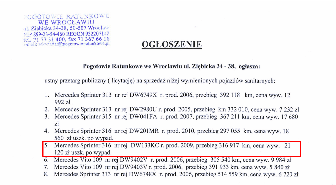 Fragment dokumentu potwierdzającego aukcję pojazdów pogotowia ratunkowego we Wrocławiu, w tym karetki z ogłoszenia w poście