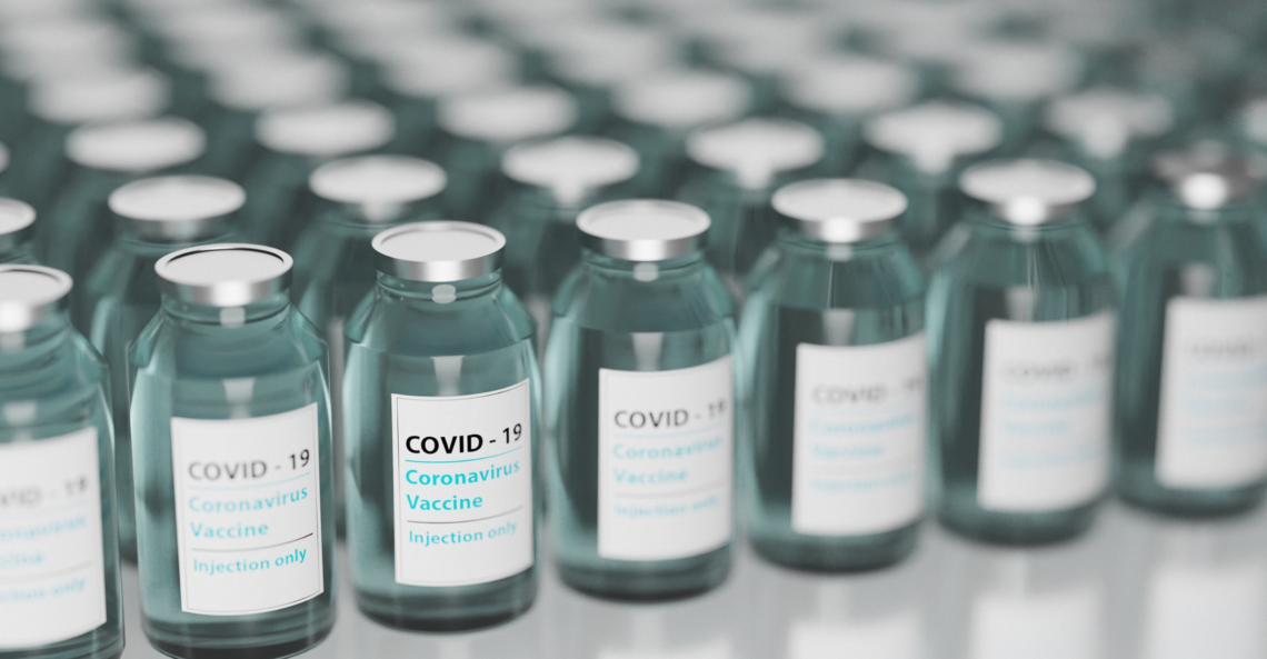 Znane osoby mdleją przez szczepienia przeciw COVID-19? Fałsz!