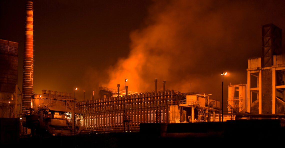 Zdjęcie przedstawia pożar w fabryce silników w Moskwie? Fałsz