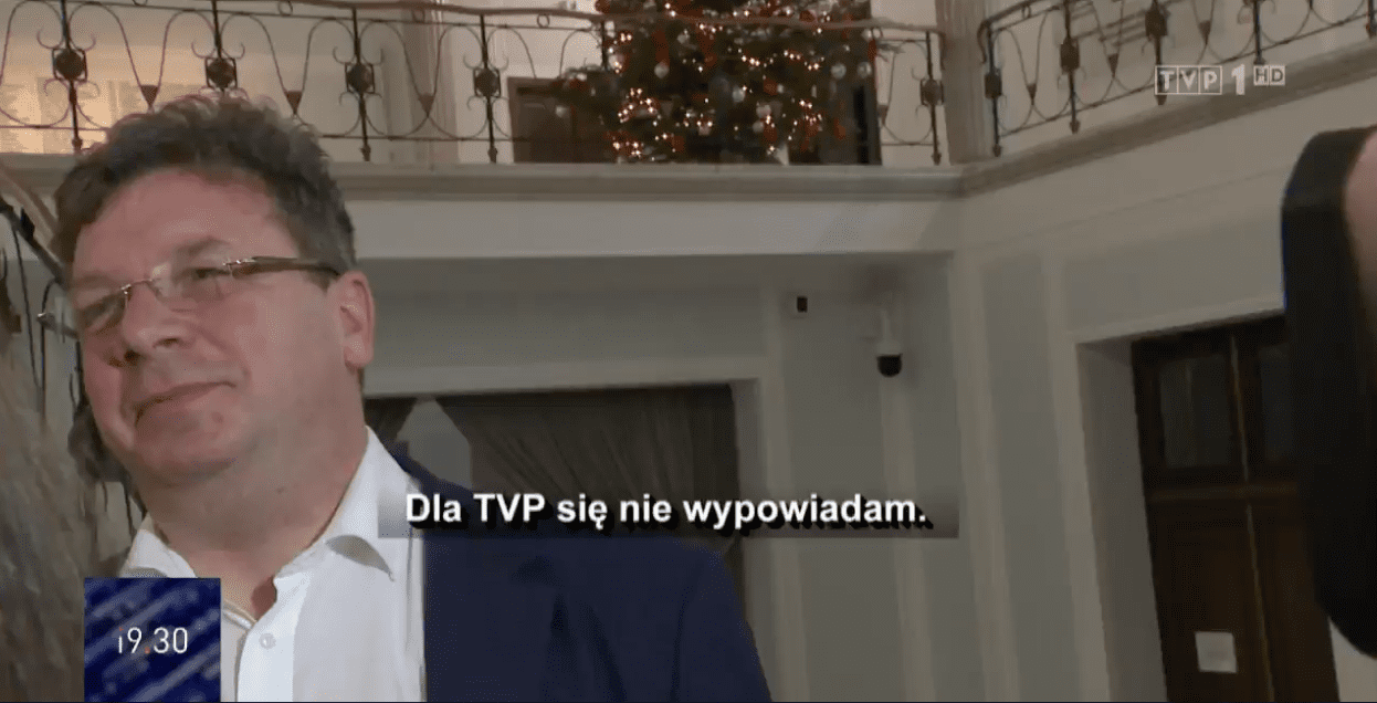 Na zdjęciu Michał Wójcik z Klubu Parlamentarnego Prawo i Sprawiedliwość, który odmawia komentarza TVP. 