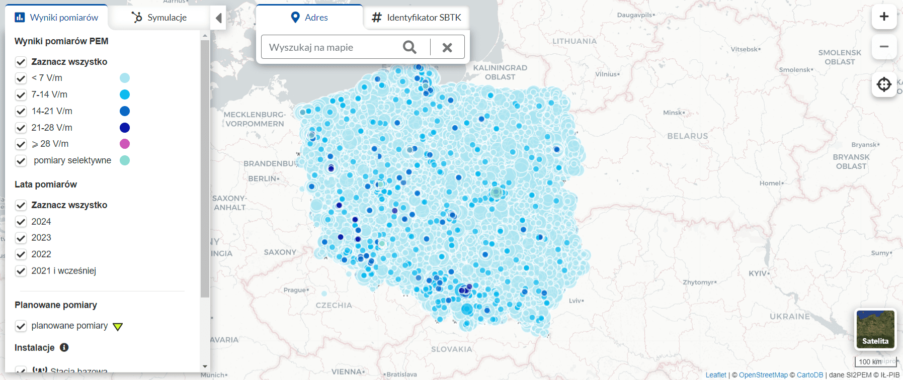 Zrzut ekranu ze strony si2pem.gov.pl. Na mapie widać, że poziomy promieniowania w kraju nie przekraczają dopuszczalnych norm. 