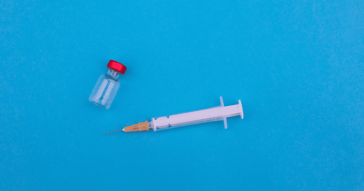 Szczepionki zmieniają ludzi w „homo borg-genesis” To fake news