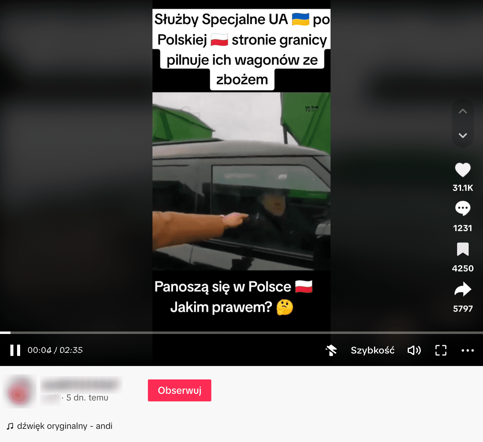 Zrzut ekranu z nagrania na TikToku. Poseł Ryszard Wilk wskazuje ręką na mężczyznę siedzącego w samochodzie, który ma być członkiem ukraińskich sił specjalnych. Wideo uzyskało 31 tys. polubień oraz 5 783 udostępnienia.