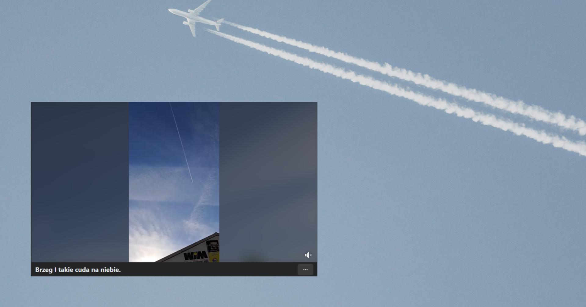 Screenshot filmu przedstawiającego niebo ze smugami chemicznymi z podpisem “Brzeg I takie cuda na niebie”