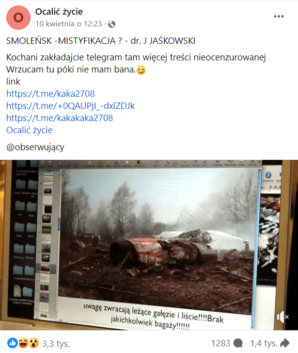 Zrzut ekranu z wpisu na Facebooku, do którego dołączono nagranie na temat katastrofy smoleńskiej. Na stopklatce widać ekran komputera, na którym wyświetlają się zdjęcia z katastrofy.