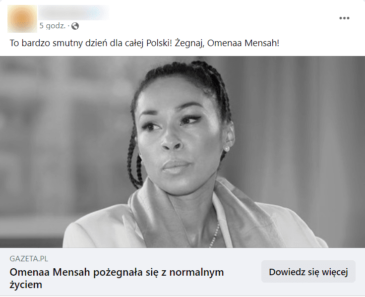 Zrzut ekranu posta na Facebooku. Widzimy czarno-białe zdjęcie Omeny Mensah oraz podpis: „to bardzo smutny dzień dla całej Polski! Żegnaj, Omenaa Mensah!”.