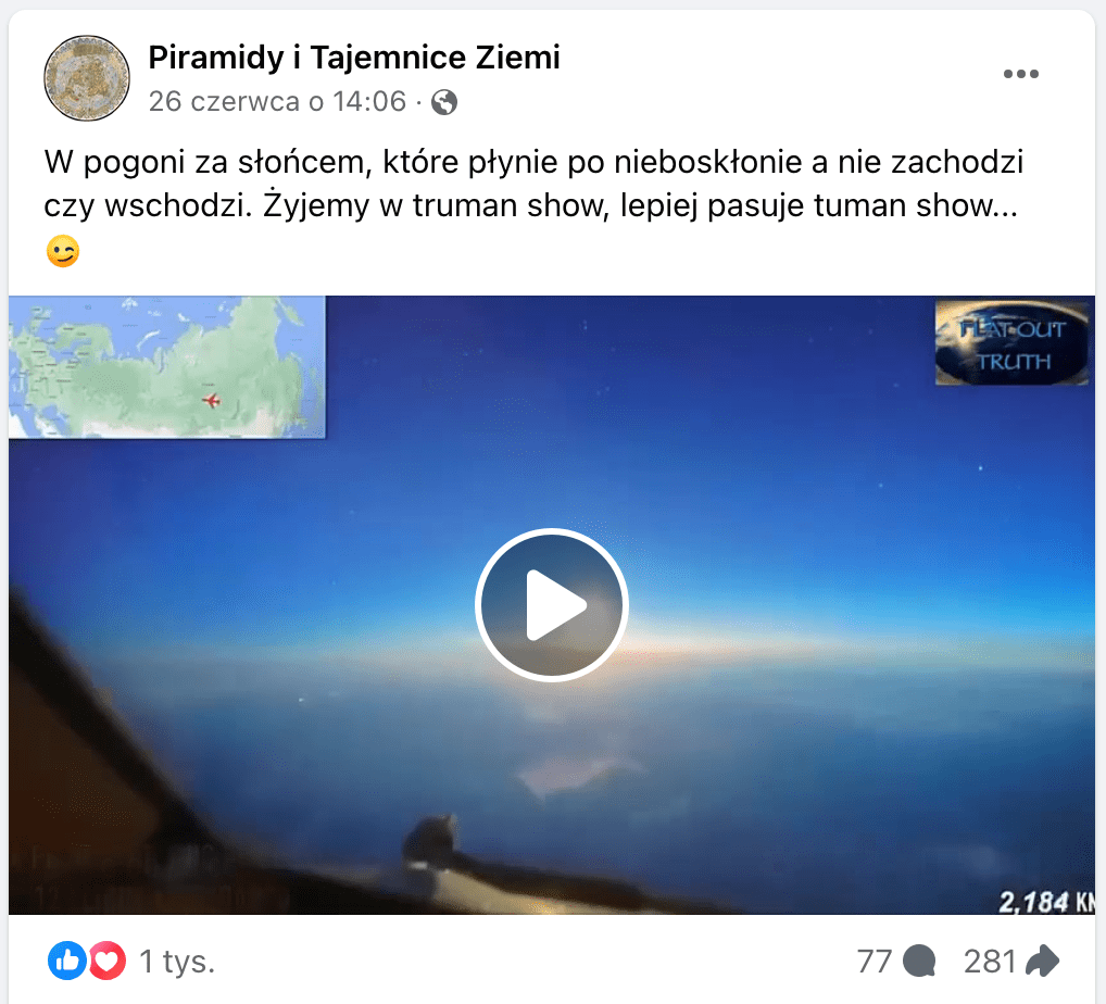 Zrzut ekranu omawianego posta. W kadrze filmu znajduje się horyzont widoczny z kokpitu samolotu. W lewym górnym rogu znajduje się mapa przelotu, w prawym: logo z napisem „FLAT OUT TRUTH”.