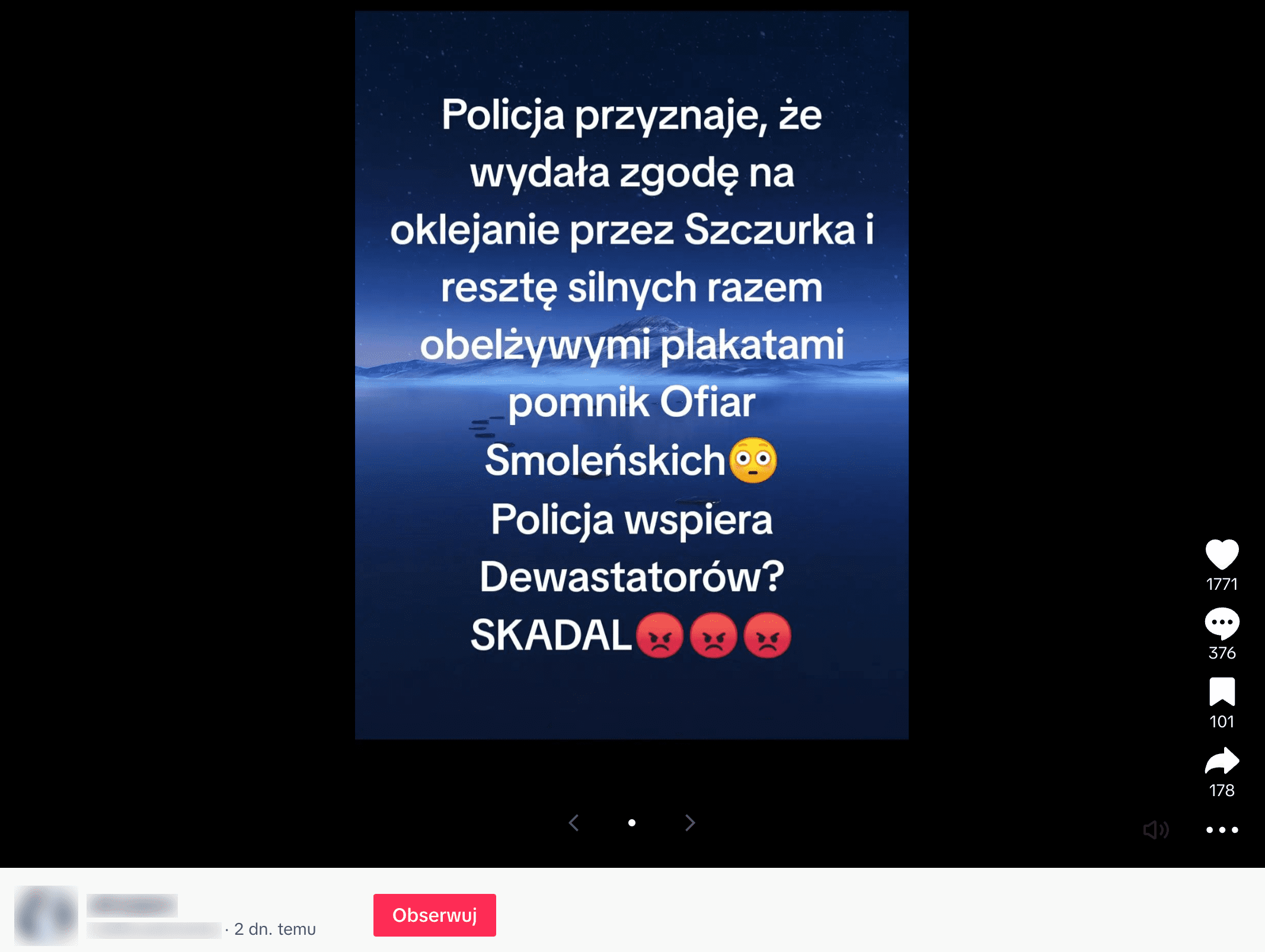 Zrzut ekranu wpisu na TikToku, w którym informowano, że policja wydała zgodę na oklejanie pomnika Ofiar Tragedii Smoleńskiej 2010 roku.