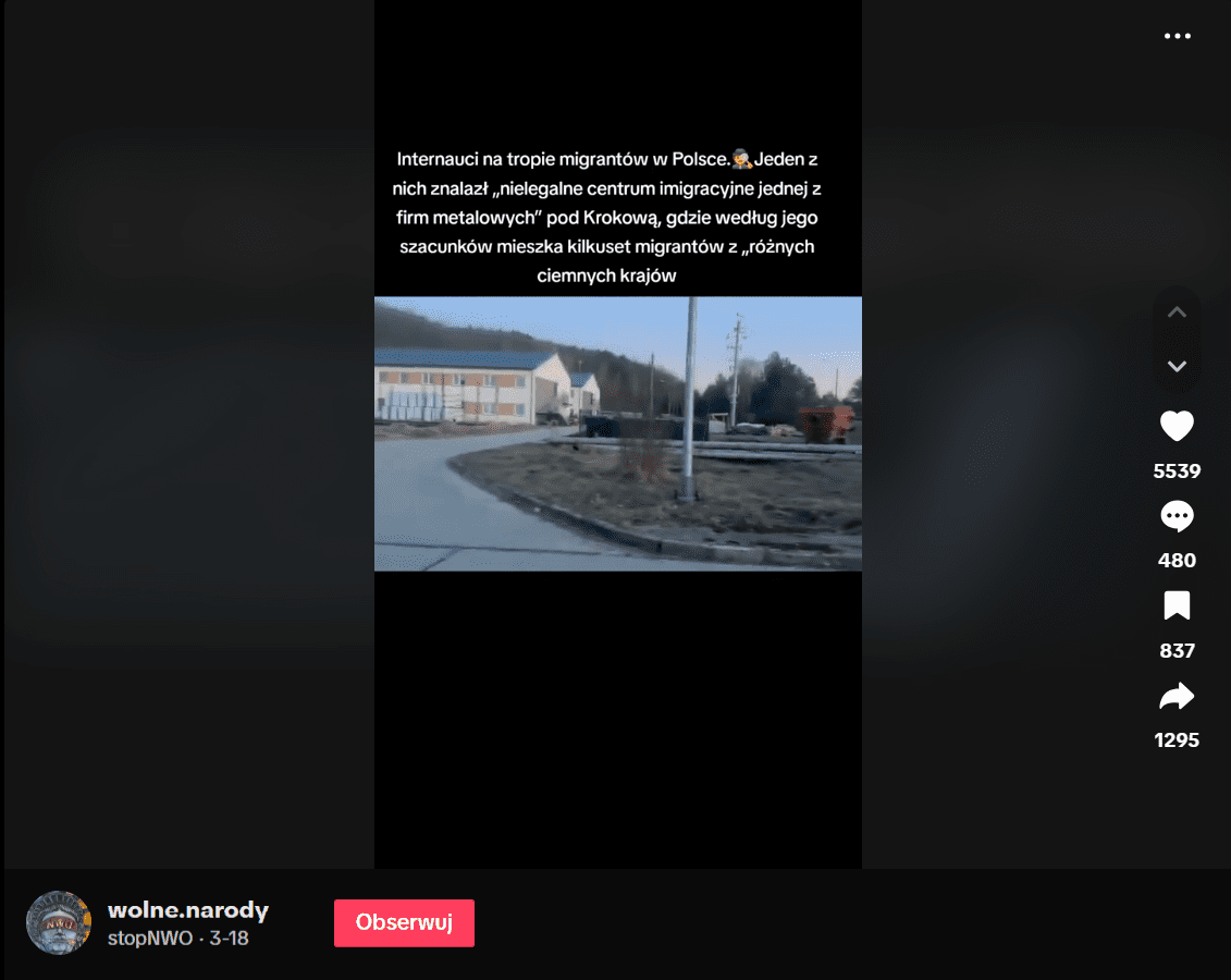Zrzut ekranu z posta na TikToku. Na nagraniu dwa podłużne budynki.