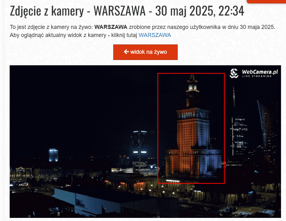 Zdjęcie z kamery zrobione przez jednego z użytkowników portalu webcamera.pl. Widać na nim budynek PKiN, na którym nie pojawia się żaden napis