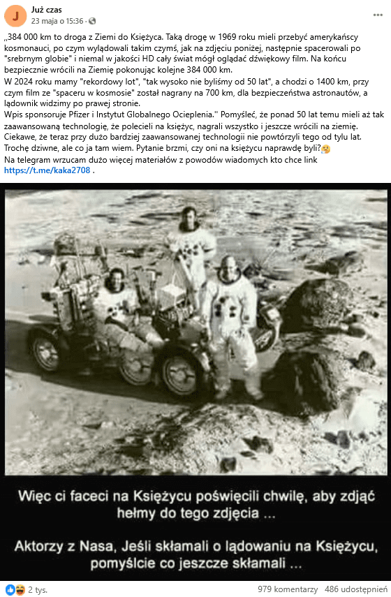 Zrzut ekranu wpisu na Facebooku. Na górze podpis i elementy interfejsu strony, na dole czarno-białe zdjęcie przedstawiające trzech astronautów, stojących obok łazika kosmicznego ze zdjętymi hełmami.