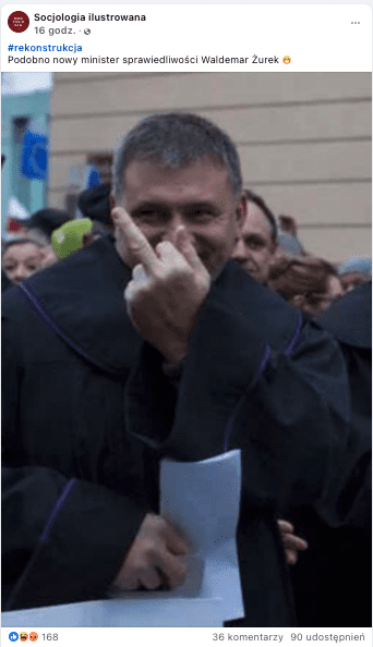 Wpis na Facebooku ze zdjęciem sędziego Waldemara Żurka, pokazującego środkowy palec 