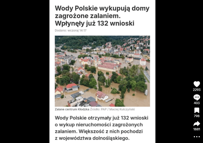Zrzut ekranu nagrania na TikToku, w którym opisywano wykup Wód Polskich oraz nieruchomości po powodziach. Na zrzucie ekranu widać zalane domy.